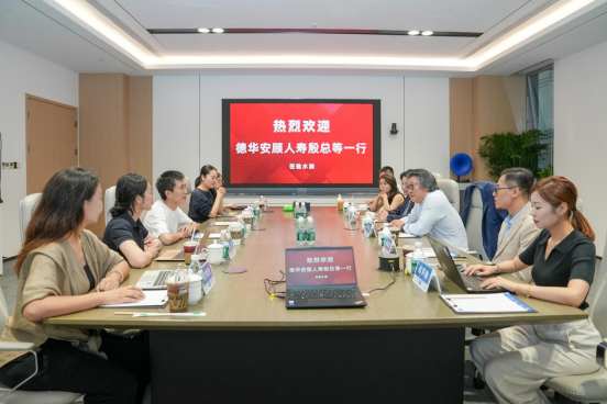 德华安顾人寿总经理殷晓松一行到访水滴公司(WDH.US) 深化AI与产品创新战略合作 image 1